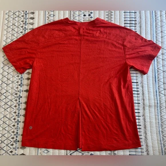 Lululemon Crew Neck Training T-Shirt in Autumn Red - Picture 4 of 4